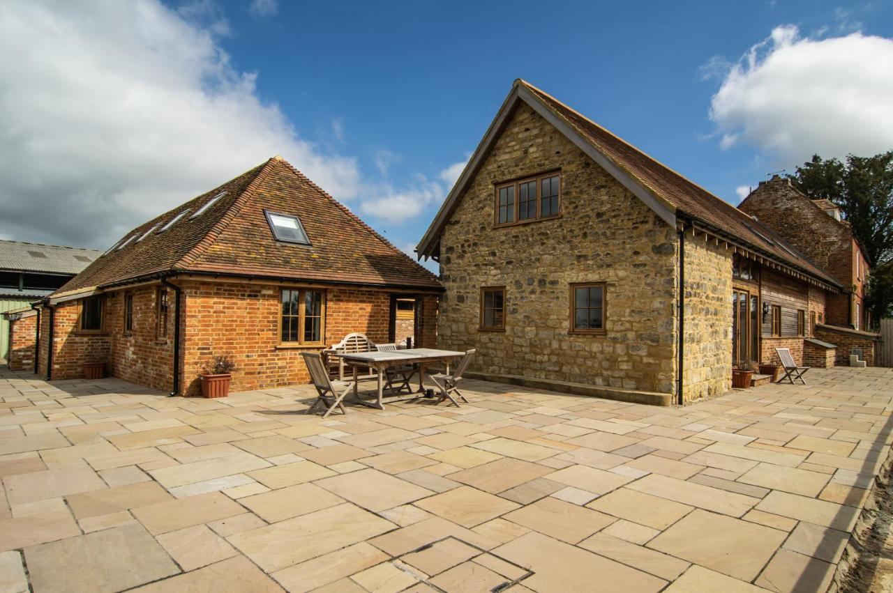 Parkfields Barns Self Catering Accommodation Buckingham Exterior photo